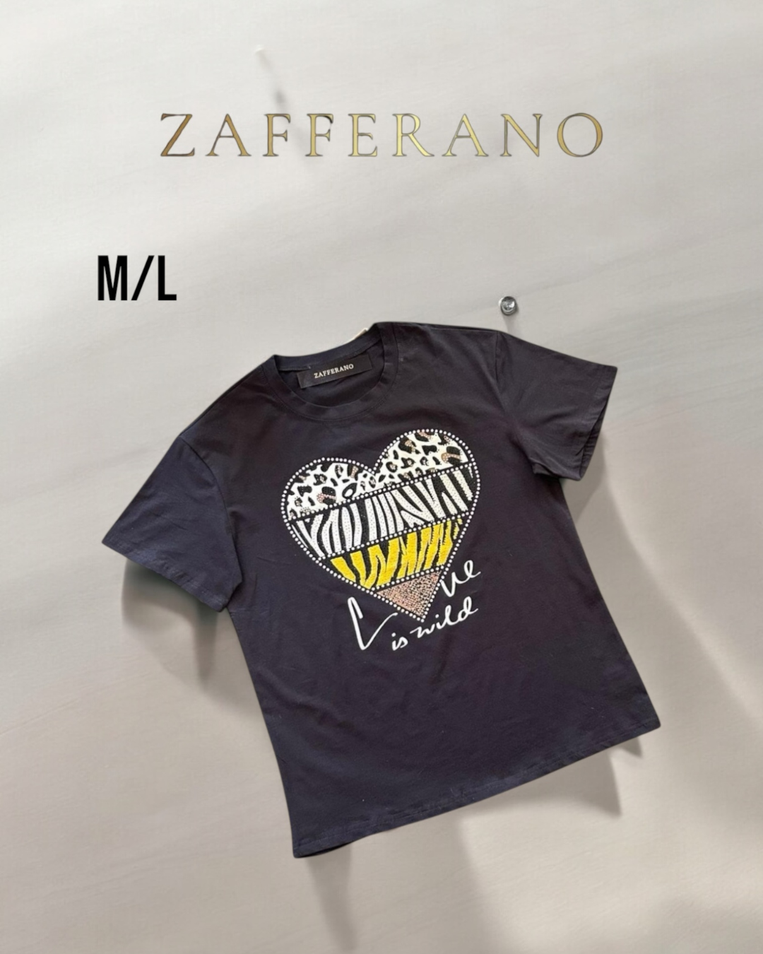 Playera “Love in wild” color negro